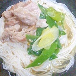 しょうが風味の豚にゅうめん